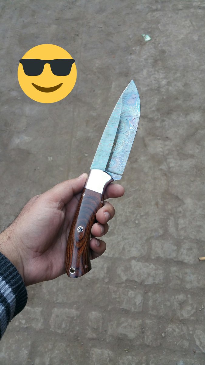 moschusblades's tweet photo. A shot on a new one... Custom Damascus Knife. Coloring on the Damascus. #hunting #Damascus #outdoor #customknife https://t.co/Z1gQs5nHLh
