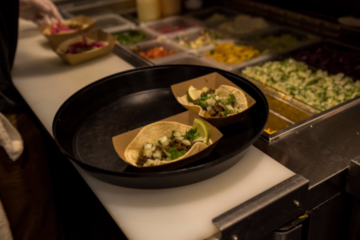TinRoofTacos's tweet photo. We're not just making your meal -- we're making your day. https://t.co/iOZwnj4so6