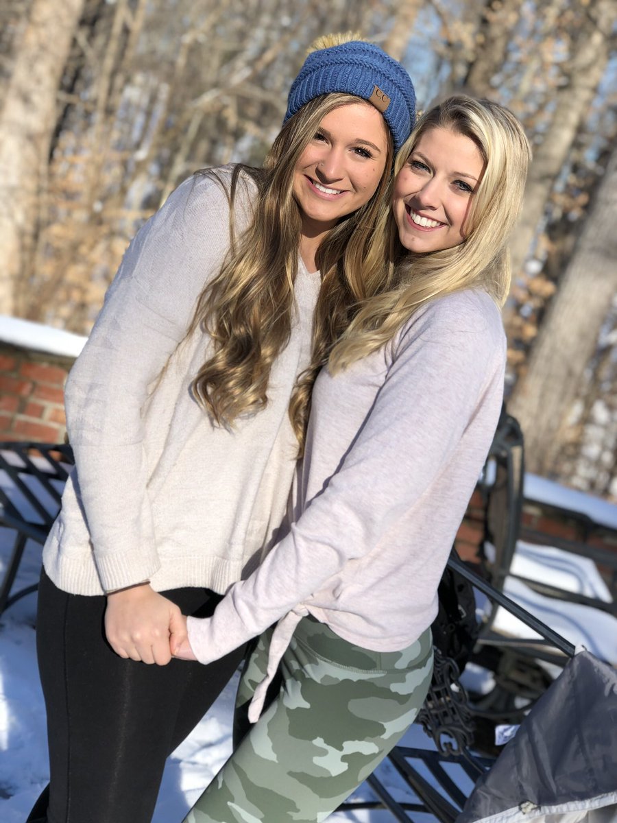 annadevereauxx's tweet photo. happy freaking birthday to my baby @haymcculloh i love you to the moon and back x forever #girli #losemy #selfup #inthose #EYES 💌😻❣️🤗❤️ https://t.co/8BMwHBeTgb