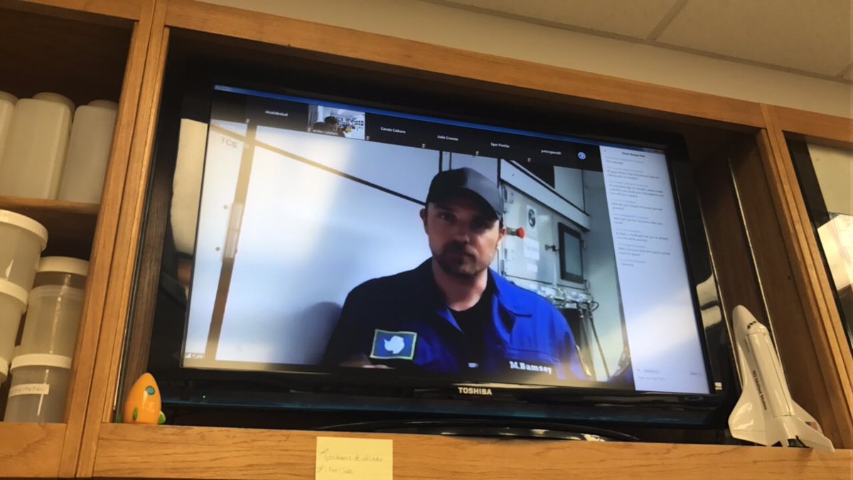 nicolesbeisel's tweet photo. Scientist Matt Bamsey is explaining it's very necessary to consider the weight of any hardware needed to grow plants in space eventually. This explains why the plants shown before aren't growing on soil-that would be too heavy for transport. Instead, they use a hydroponics system https://t.co/8U90kzTVtr
