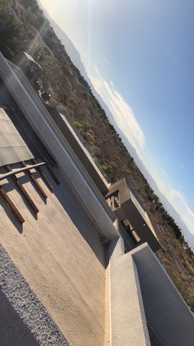 Which view do you prefer ?😏 https://t.co/MTPw3M1Fl9<a href="/tag/oops"class="tags"><span>#oops</span></a>