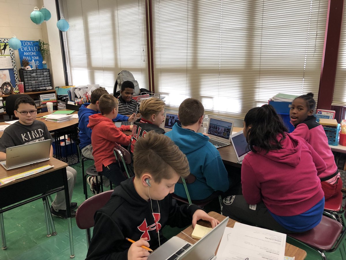 jill_borst's tweet photo. Hung out with @mborst21 and her class @ISD109 #isdinnovates #futurereadyfebruary https://t.co/7lIMtAcmDp