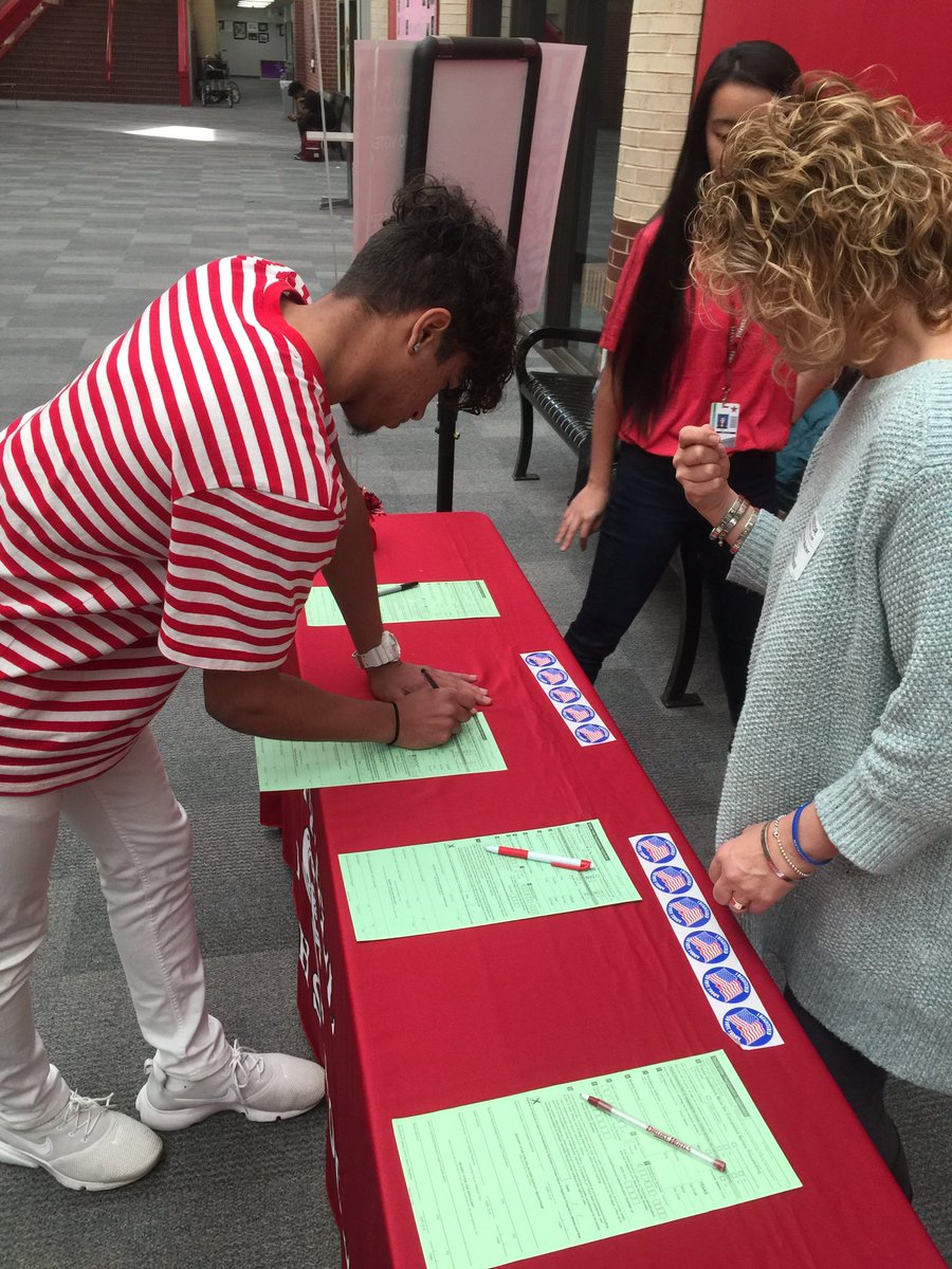 JeffMinn's tweet photo. Thank you @CoppellHigh and @NicoleJund for inviting @VPCCoppell Seniors to the CHS Voter Registration Event! #CisdInformed #CISDourStory https://t.co/2PMIRCgoke