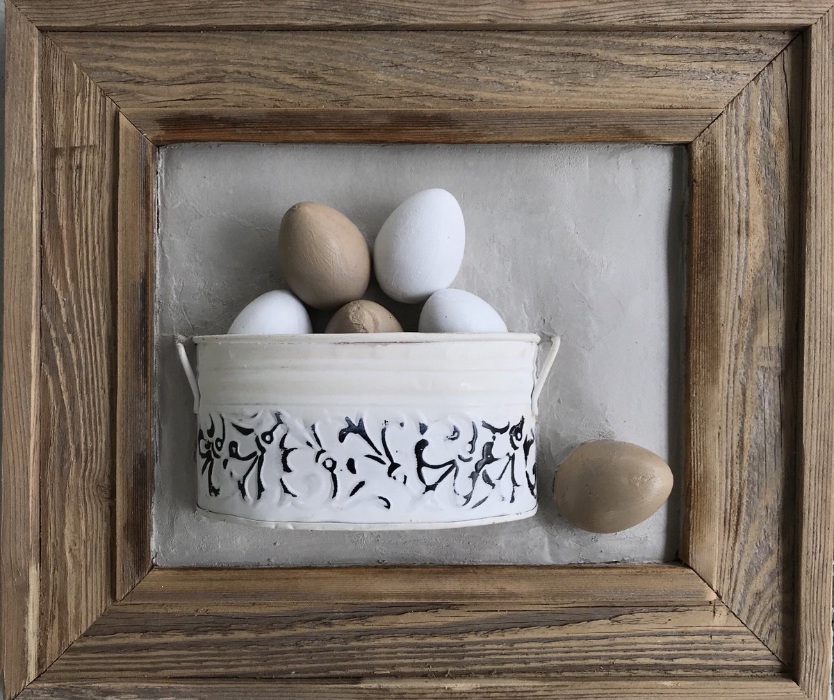 mmhohenstein's tweet photo. My new art “Eggs in a Basket” See it @4ViewsArtGallery, 2nd floor @LostPinesArtCenter #ArtfullyHip #FoundObjectAssemblage #TeamChicken https://t.co/aSlQGhtQee