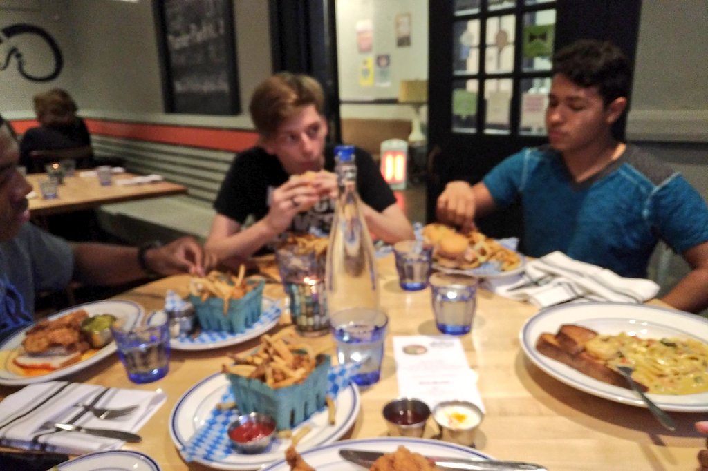 jerameyanderson's tweet photo. Time to eat!!! #msleg #PageWeek https://t.co/IDkvh4Fqxa
