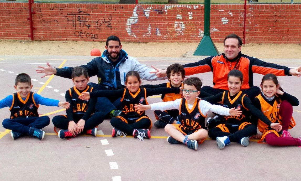 Buscamos PREBENJAMINES para Liga Primavera. Somos 8! Acércate por el Colegio Ángel Ganivet, Lunes y Miércoles de 16h a 17:30h