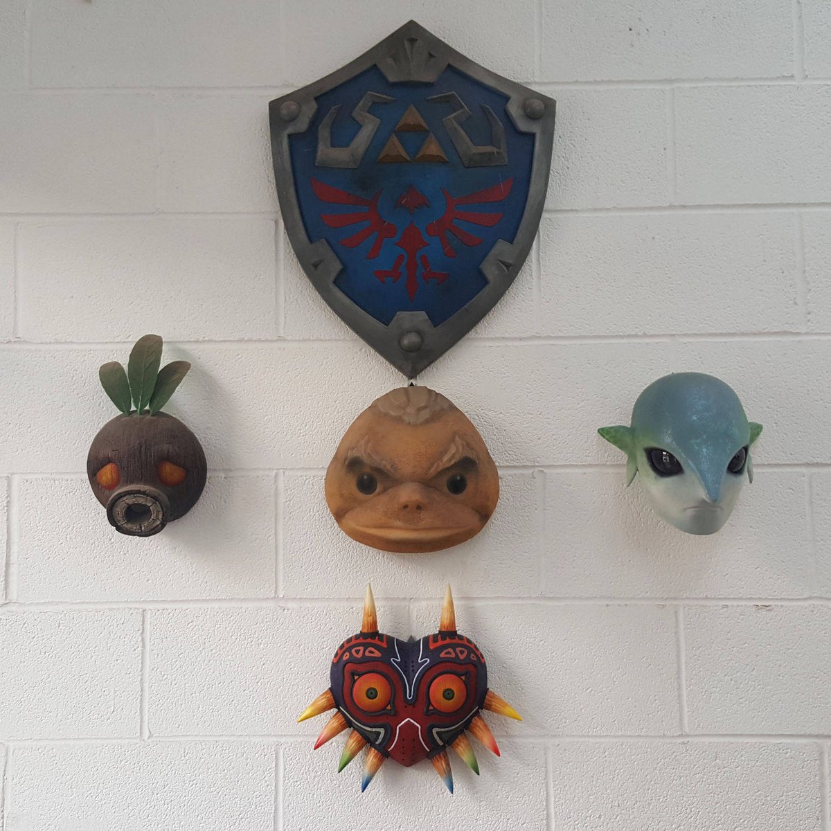 VideoArtGame's tweet photo. The #FanArt of #TheLegendofZelda: #MajorasMask 🌕🎨

"Majora’s Mask Set"

Artist: @MasenkoProps

@ZeldaUniverse @ZeldaInformer @ZeldaDungeon #ゼルダの伝説 #Nintendo #Zelda #Link #Art https://t.co/lr4px57B0I