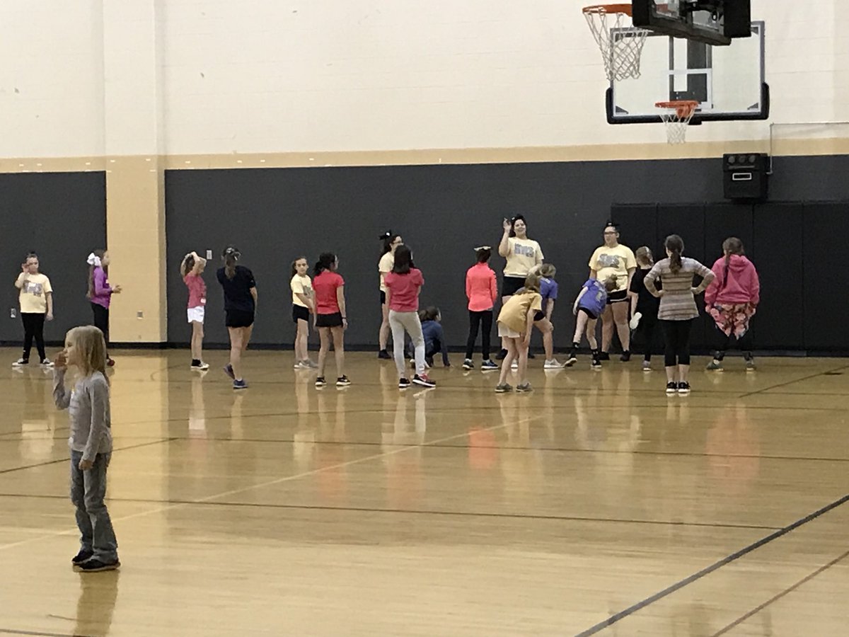 RHSZebraCheer's tweet photo. 2018 Winter Cheer Clinic #ZebraNation #ZebraCheer https://t.co/BUkTGcOrSP