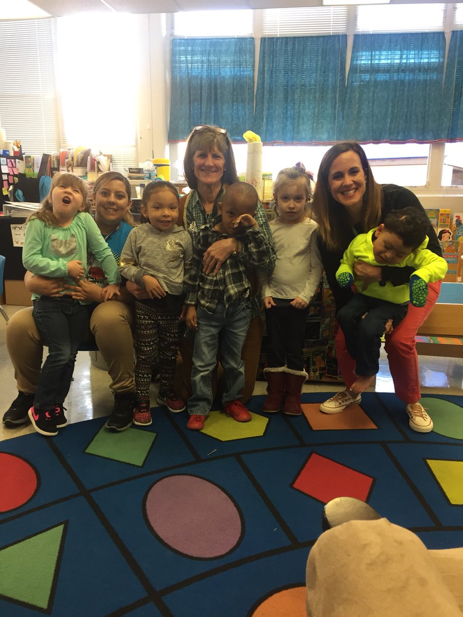 DowellDeloris's tweet photo. On Friday the Golden Awards were given out! Congratulations to these classes for great paws behavior! @ShermanISDSupt @ShermanISD @room17FDECC @hvasquez2015 @RGayleSmith https://t.co/i9m0NEQ9Kx