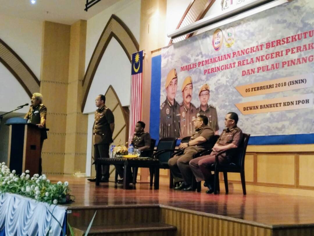kamarudin_rapig's tweet photo. Hadir di Majlis Pemakaian Pangkat Bersekutu peringkat RELA Negeri Perak dan Pulau Pinang semalam. #setiaberbakti @relamalaysia @KDNPUTRAJAYA @zulkifliabidin @RELA_Perak @Rela_Penang https://t.co/LsefXsNoT1