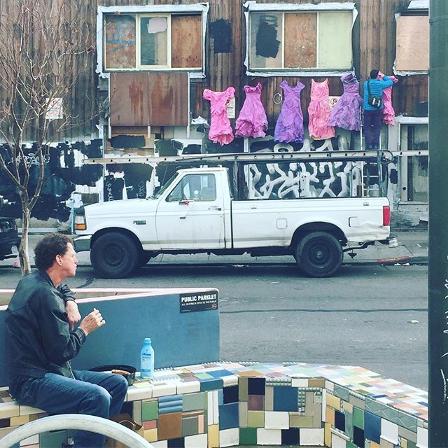 KenKenRamen's tweet photo. Love mission artists #art #artist #sfmission #sfmissiondistrict #sfart #sfmissionart #sframen #sfparklet #pinkdress #pinkdresses #pinkweddingdress https://t.co/bUox3yQ7rd https://t.co/p9pvIvhDFR