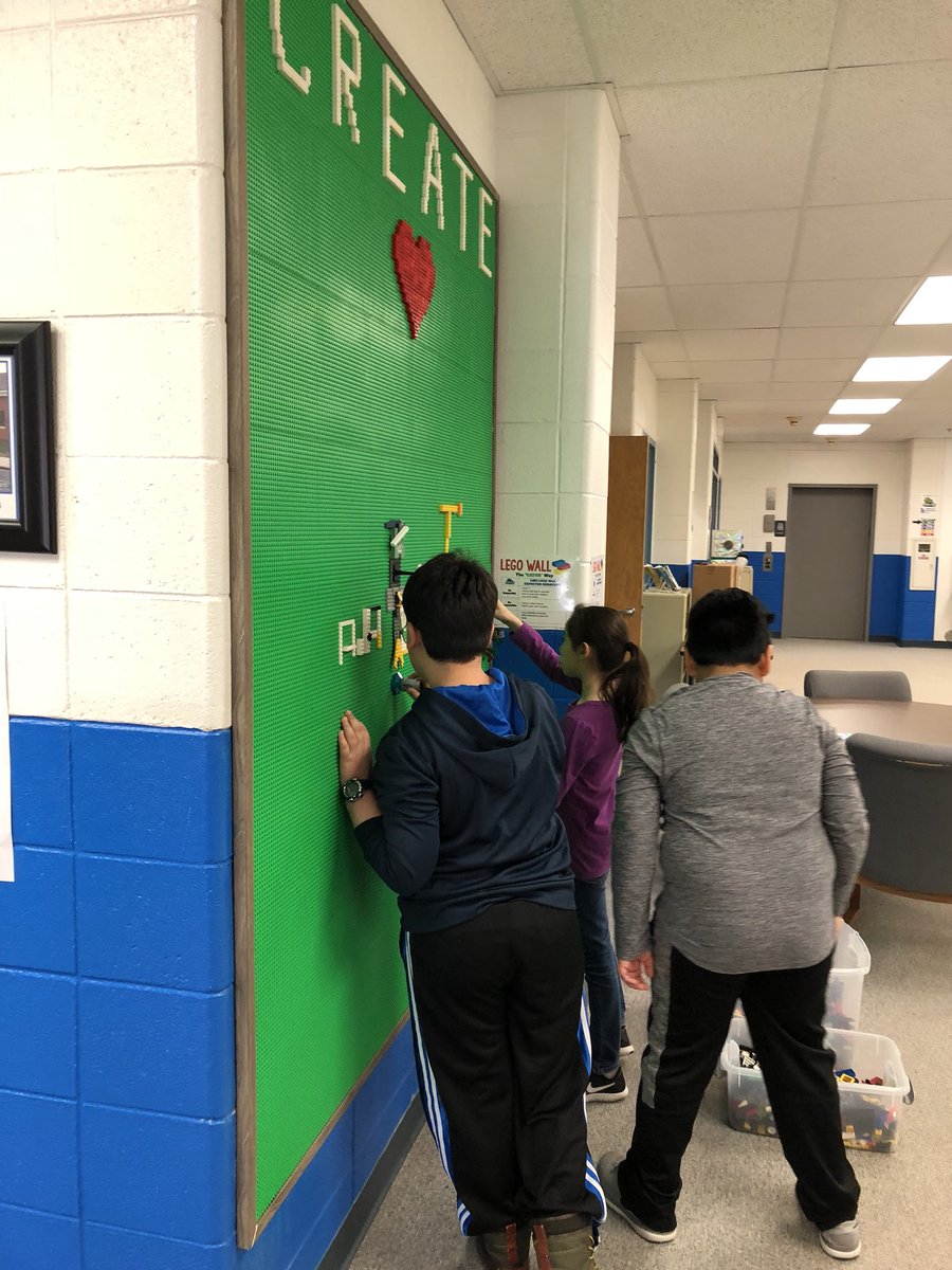 chrissyensign's tweet photo. My day 1 builders!! @GombertGators #makerspace #futuready204 #legowall https://t.co/tU7XlMqGNg