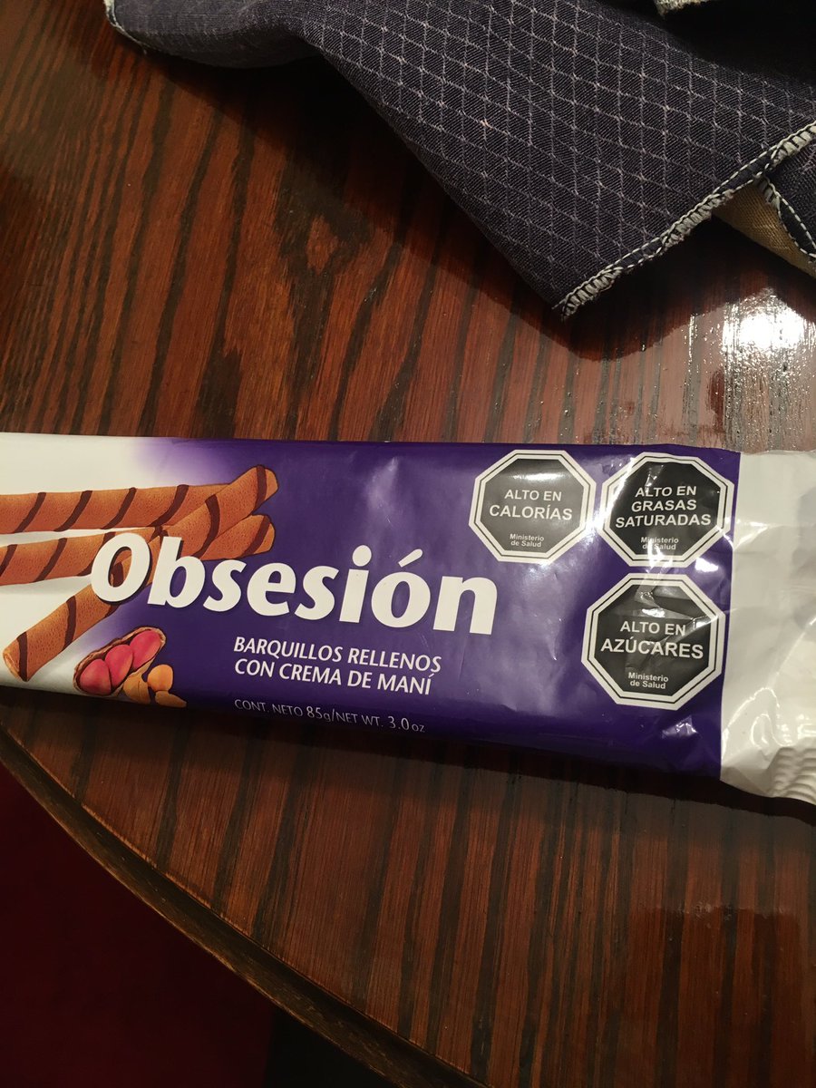 ValeSolari's tweet photo. Señores @carozzimencanta compre unas galletas obsesión de costa y vienen añejas incomibles, fecha de elaboración 13/10/2017 y fecha de vencimiento 08/2018. Qué solución tengo ? https://t.co/ftfWmyPdhk