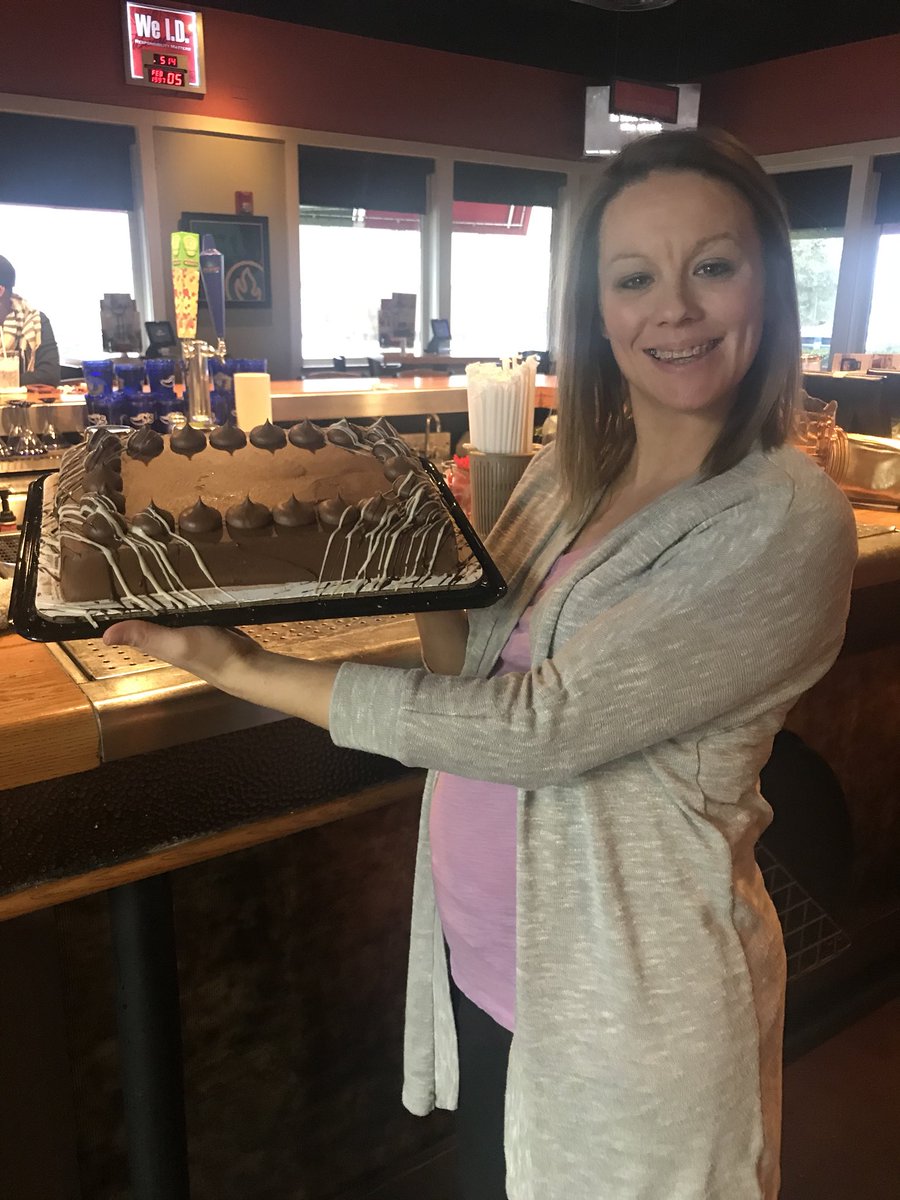 SigmaTerra's tweet photo. 7 years today with Chilis! ❤️my job! So thankful for joining this brand years ago. #chilislove #bestlifeever @queenpalpal @Ernest___Perez https://t.co/mhcnjzszVb