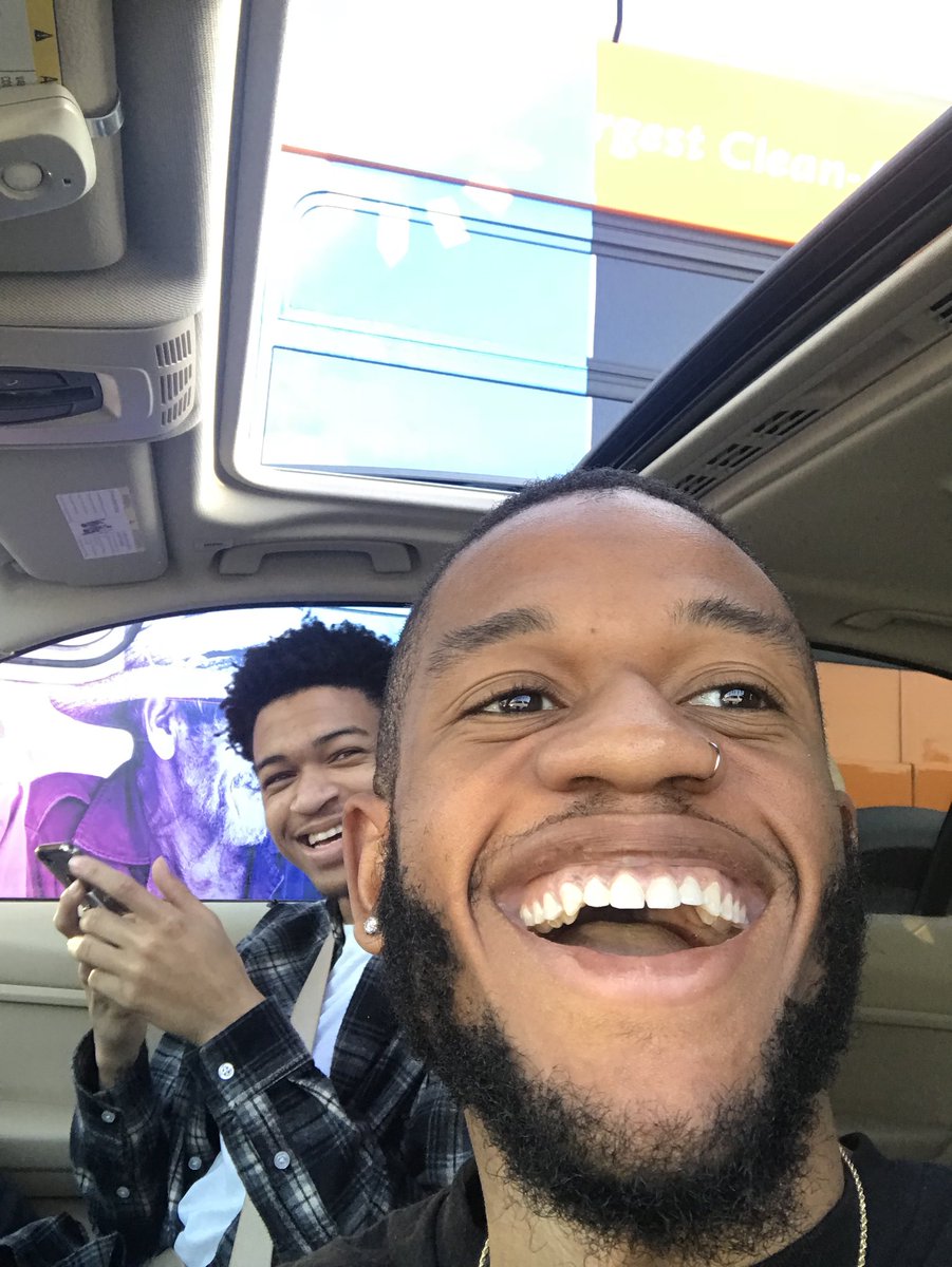 DemetriusHarmon's tweet photo. the owner wasnt fucking with us https://t.co/Cl8tSkDuQo