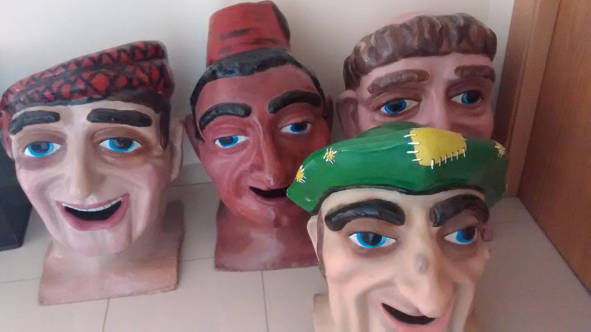 aytogata's tweet photo. Cómo vas con el disfraz? Nosotros acabamos de salir del taller y estamos recién maquillados... ahora le toca a la sardina
carnavalgata2018 https://t.co/vlLo5up0tn