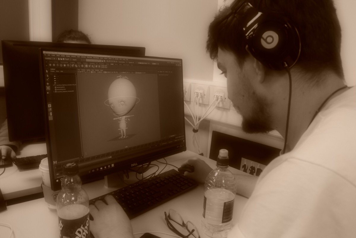 LighterDarkFilm's tweet photo. #Director’s finally prepping for #animation :3 

#lighterdark #3d #moonface #maya #shortfilm @FalanimationVFX @andyFAVFX #character #filmmaking #film #movie #university #autodesk https://t.co/c7pMLY13UC