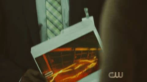 aveiestweets's tweet photo. It always amazes me that sometimes some cameras can catch #TheFlash in action and poor Barry was being so careful with all the other cameras to bad he didn’t notice the one right at his cell. #TheFlash #FreeBarryAllen https://t.co/2V4Sxd2PPB