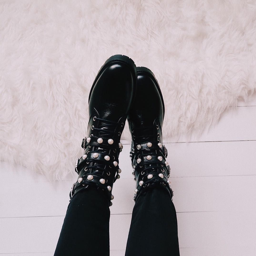 joanasnotes's tweet image. Maybe a little badass for me but I'm loving my new booties from Zara 😍  buff.ly/2FIV5g7