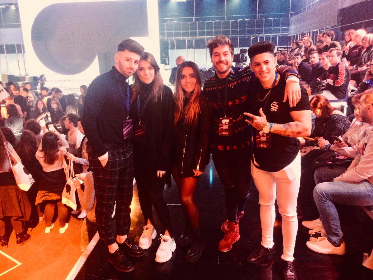 Sky_es's tweet photo. En la #OTGalaFinal de @OT_Oficial hay gente MUY guapa...👌

¡@mtvspain llega Sky! 🙌 https://t.co/9zfVx2WNzI