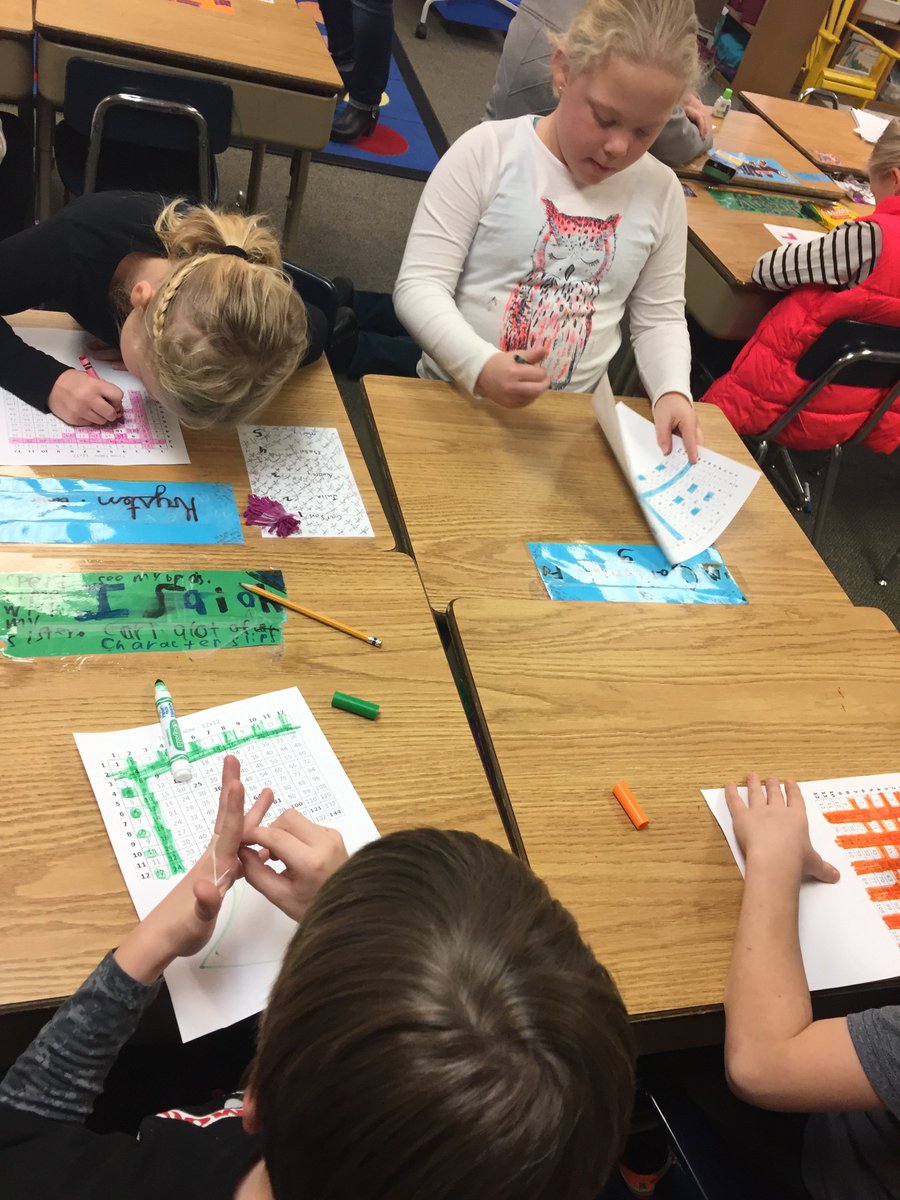 april_sunram's tweet photo. Learning patterns in math is fun! Thanks Mrs. Perkins for teaching us about multiples in numbers! #DLschools https://t.co/NcDiQZHVQs