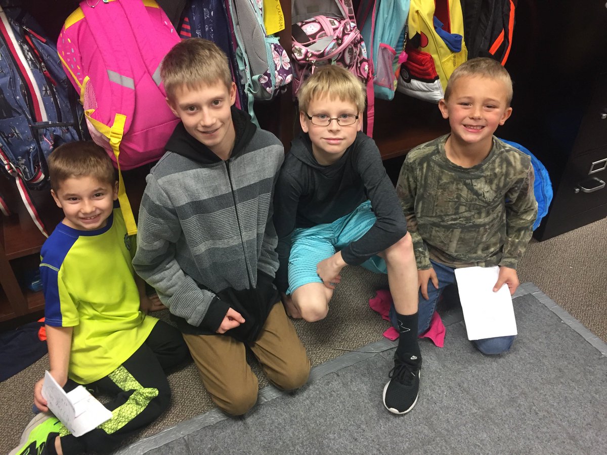 KBallardCSISD's tweet image. Our Kindergarten students in Mrs. Simpson&apos;s class became authors. The Pecan Trail students came to her class last Friday to have the students read their books to them @greensprairie #SuccessCSISD