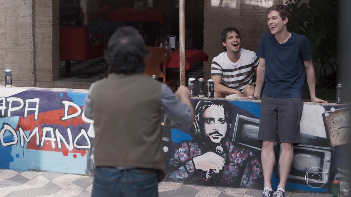 MaikPMoraes's tweet photo. A Felicidade dos meus meninos 💓
Depois de transformar o ódio numa bela obra de arte 🎨👏
Vêm e ensina o mundo #Galipe
Que todo mundo é igual,mas diferente no que tem que ser! 
#Malhação https://t.co/9n2MfItKto