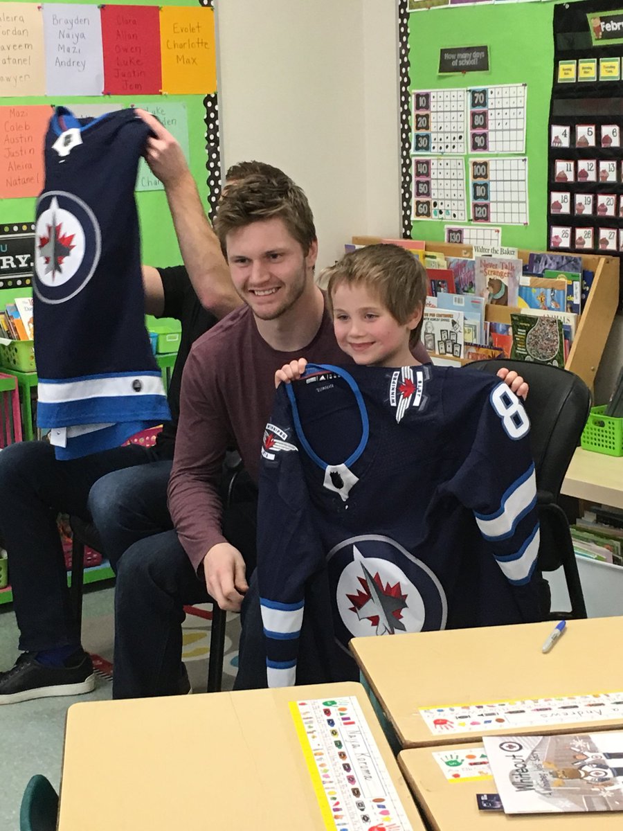 lordrobertswpg's tweet photo. Reading takes flight at Lord Roberts!! Room 6 students were thrilled to have Steve Mason and Jacob Trouba. Thank you for your time and commitment to our community! @NHLJets https://t.co/pOX4QZoJB8