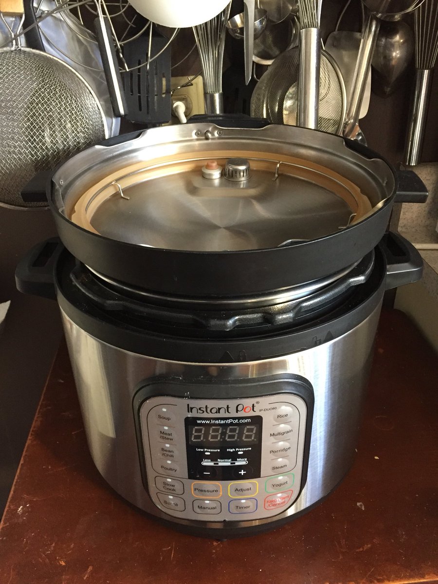 InstantFaves's tweet photo. Pro pressure cooking tip: wash the lid and silicone sealing ring after each use. Store lid upside down to avoid trapping moisture and odours https://t.co/DsnjB6S8ye