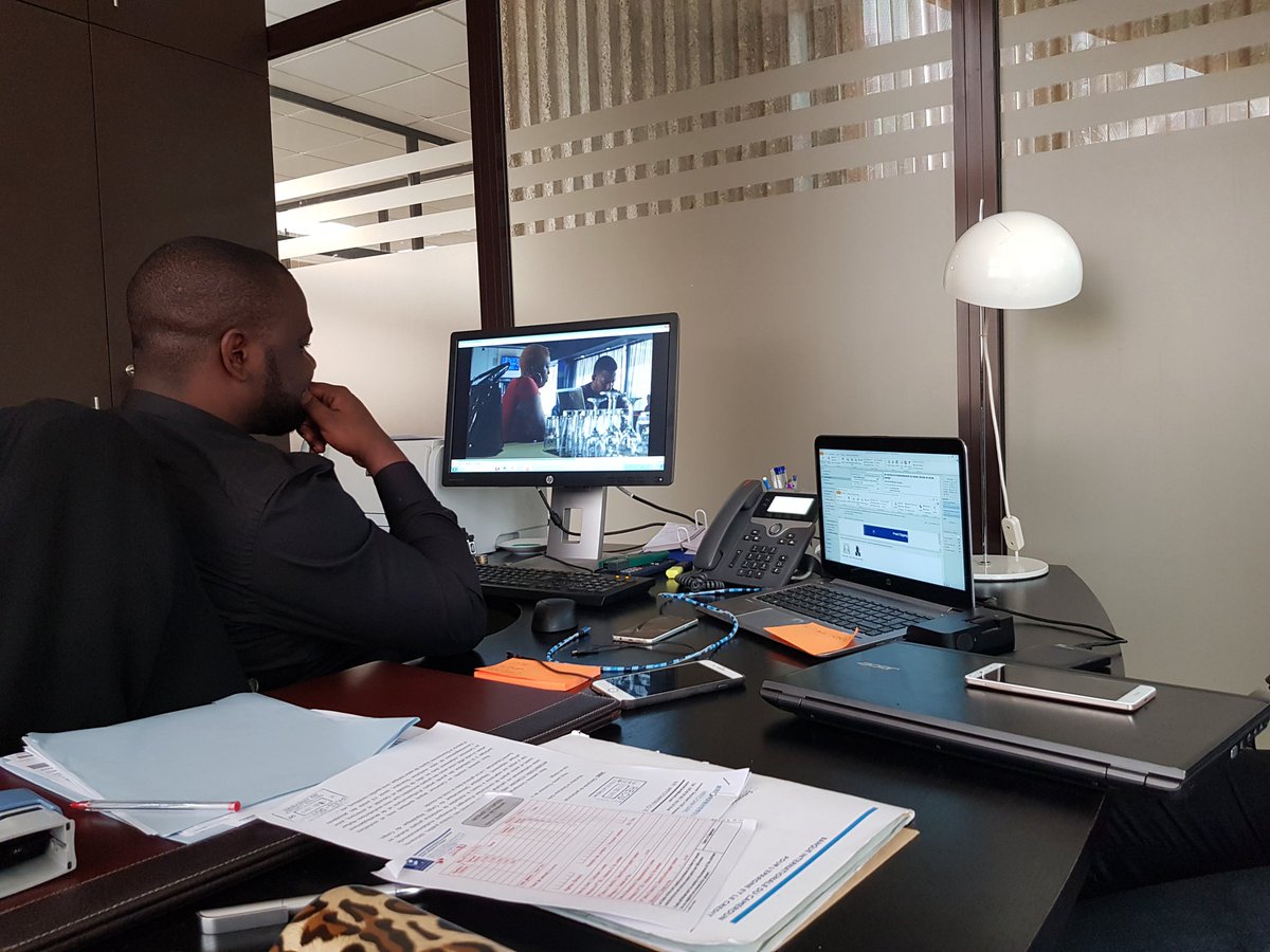 bmj_films237's tweet image. Visionnage des épisodes pilotes  de votre  prochaine série Africaine par le PDG de #PSC_PROD dans ses locaux.
#A_NEW_START la série
