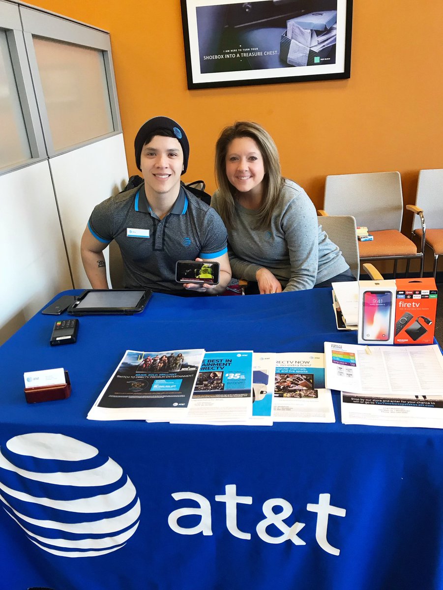 AtMiddletown's tweet photo. Team Middletown having a blast at H&amp;R Block for our table event! @Bowman_Ana2020 #OurNE #AttinCt #ATT #LifeAtAtt https://t.co/k75j10eNyZ