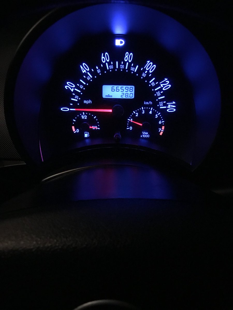 HA51NNH's tweet photo. So the #fuelgauge after a complete #fillup #Unbelievable #savemoney #bucketloads #lovethedash #purpleblue https://t.co/W0yd0vJsnA