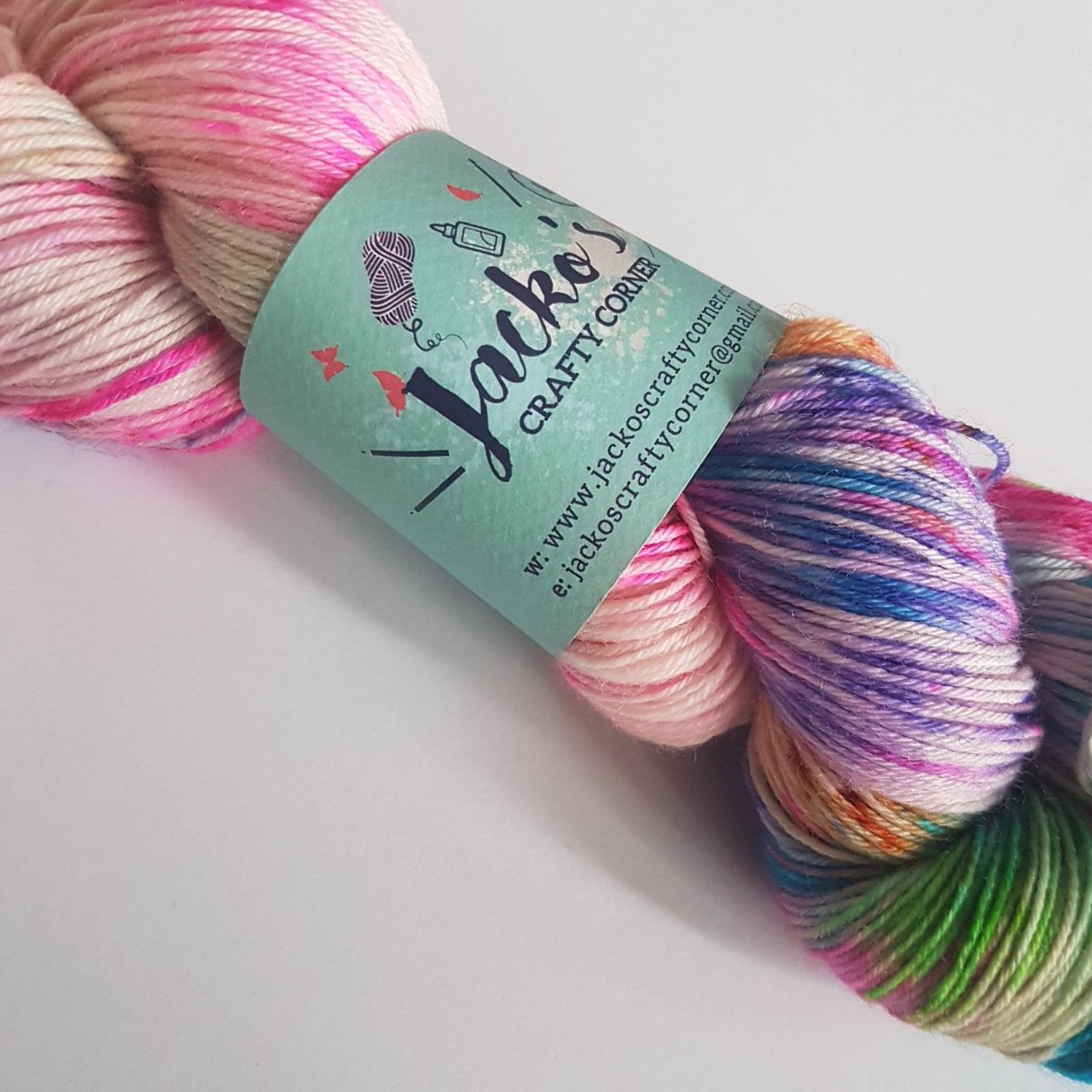 jackoscraftyco1's tweet photo. Jacko's crafty corner! #yarn #silkythreads  #knitting #sockknitting #yarnlove #handdyedyarn #crochet #knittingaddict #crossstitch #crossstitchpatterns #embroidery #crossstitchlovers #stitchaddict https://t.co/vhTmOK7mQY