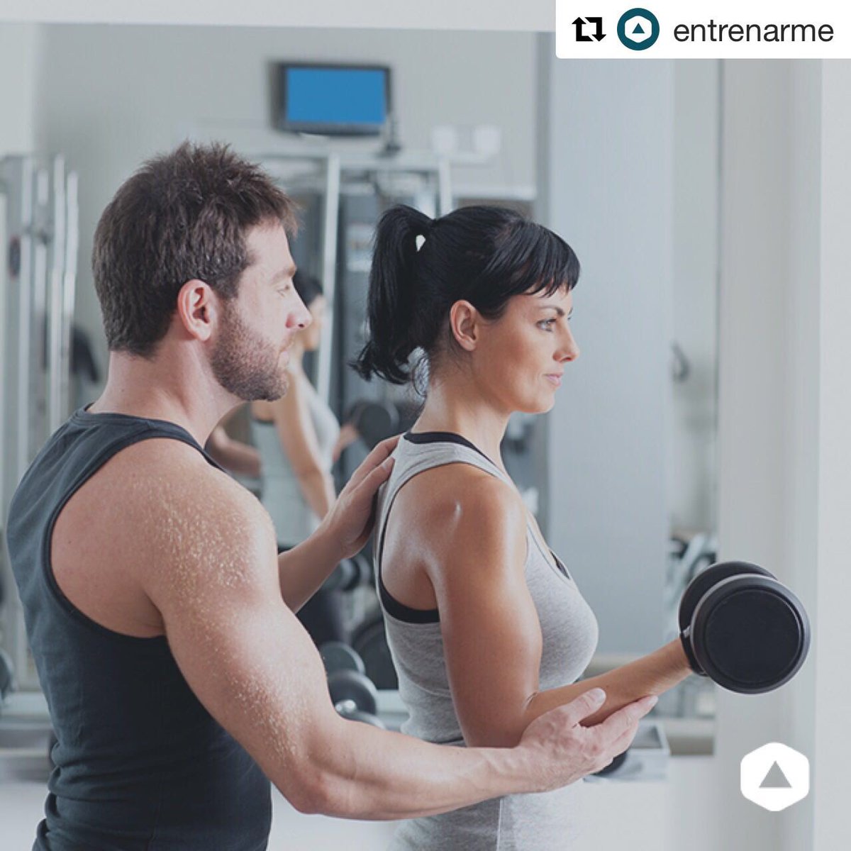 HappRun's tweet photo. ¿Quieres mantenerte en forma después de la carrera? 🏃🏻♂️ No te preocupes!, te regalamos una sesión de entrenamiento con #personaltrainer de la mano de @Entrenarme 💪🏼
#HaveAHappRun @HappRun https://t.co/x4rOS3udCn