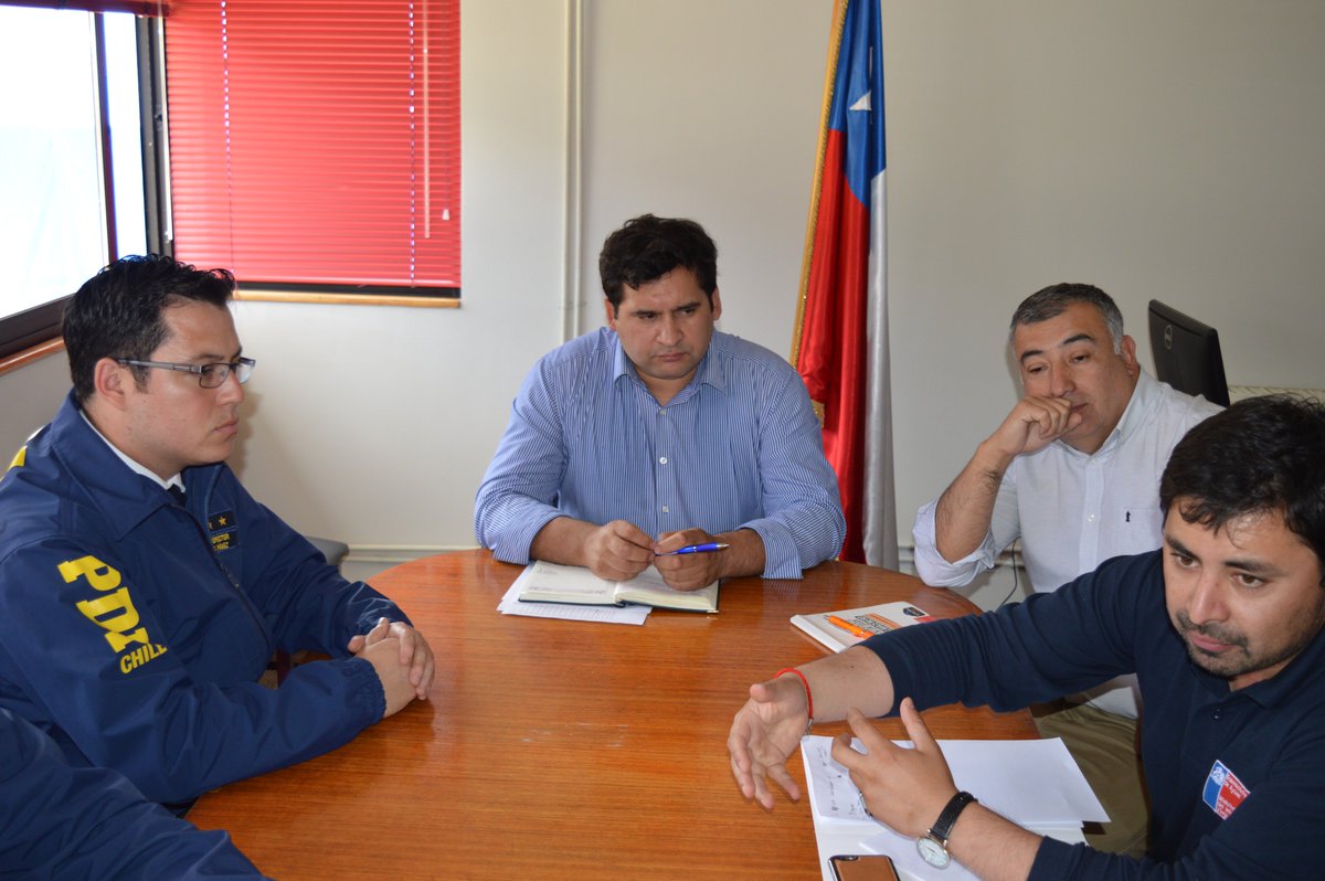 gprovaysen's tweet photo. Tercer comité policial de seguridad publica liderado por Gobernador de la provincia Luis Oyarzo Ceron. https://t.co/lWEvZeoQ4C