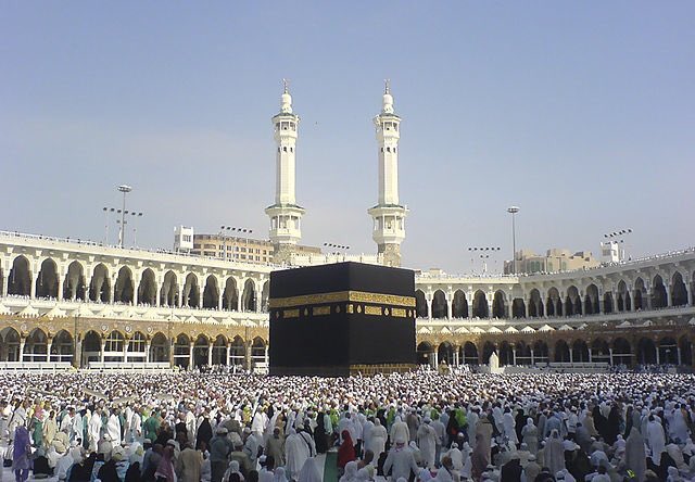 Kuateer's tweet photo. #الا_الحرمين_الشريفين
الحرمين بأيدي آل سعود الكرام
حفظهم الله ورعاهم من كل مكروه
ومنذو أن شرفهم الله بخدمة هاذين
الحرمين أرتبط أسمهما بهما فهذا
فضل من الله ومنة ومن فجر الإسلام
فالله أول حافظاً لهما وقد خلد التاريخ
تلك المقولة الشهيرة "أنا رب الإبل 
وللبيت ربٌ يحميه"وهو خير حافظ https://t.co/GNUcmB8pbQ