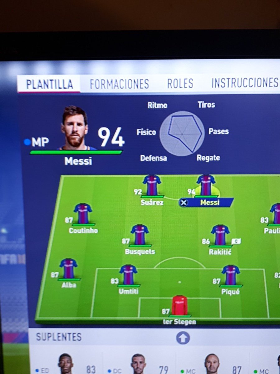 EditsKN's tweet photo. Gente acabo de actualizar el fifa y me encontre con esto, le suben la media a messi y lo cambian a mp!!! Nose si aplicaran en los ups y down de fut pero seria genial😍 https://t.co/IWBmi9iq3e