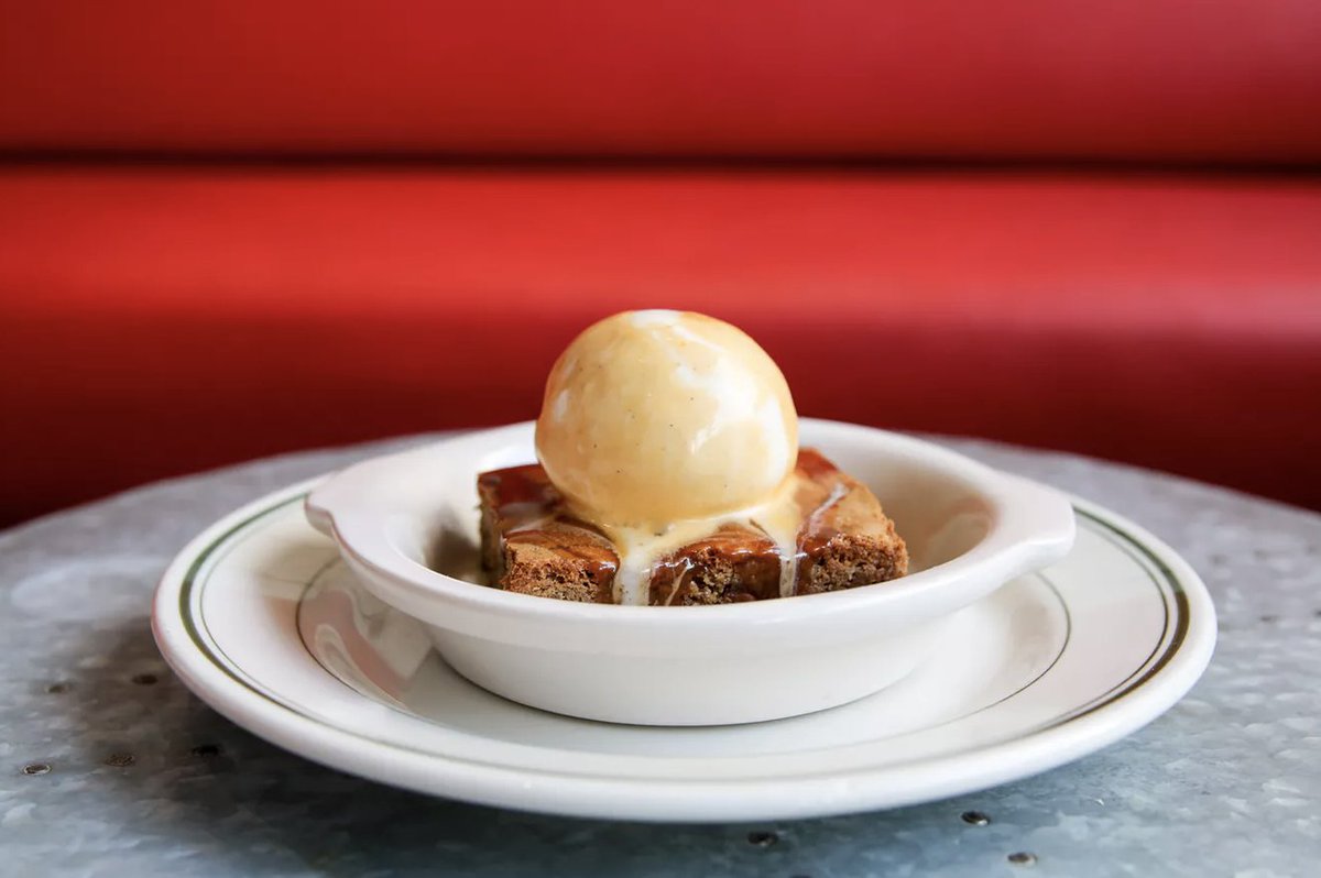 You haven’t told your friend, but there’s no way you’re driving east on the 10 tonight. Here's where to meet in the middle: eeeeeats.it/2ElTkIZ