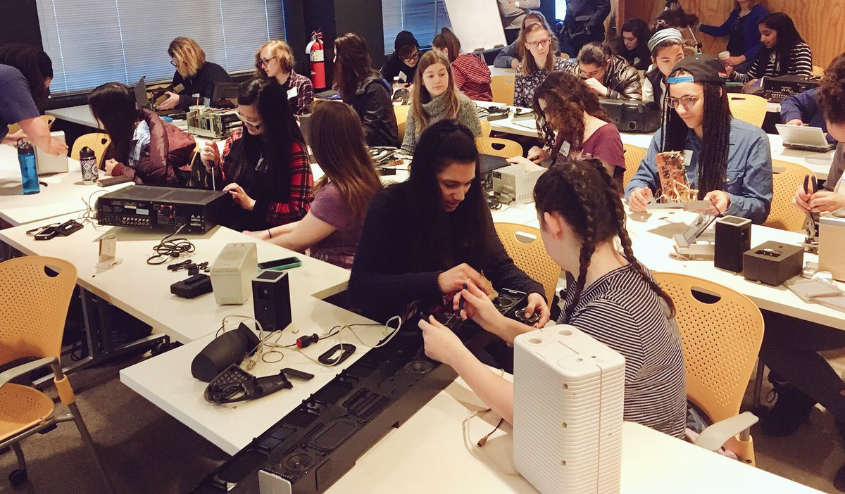 GirlsWhoBuild's tweet photo. We had so many tear down donations from @MITLL that they could fit in the back of a truck! New workshop idea- electronics dumpster diving? The girls LOVED taking things apart #GirlsInSTEM #futuremakers #STEMed https://t.co/JSZ5mwMrSk