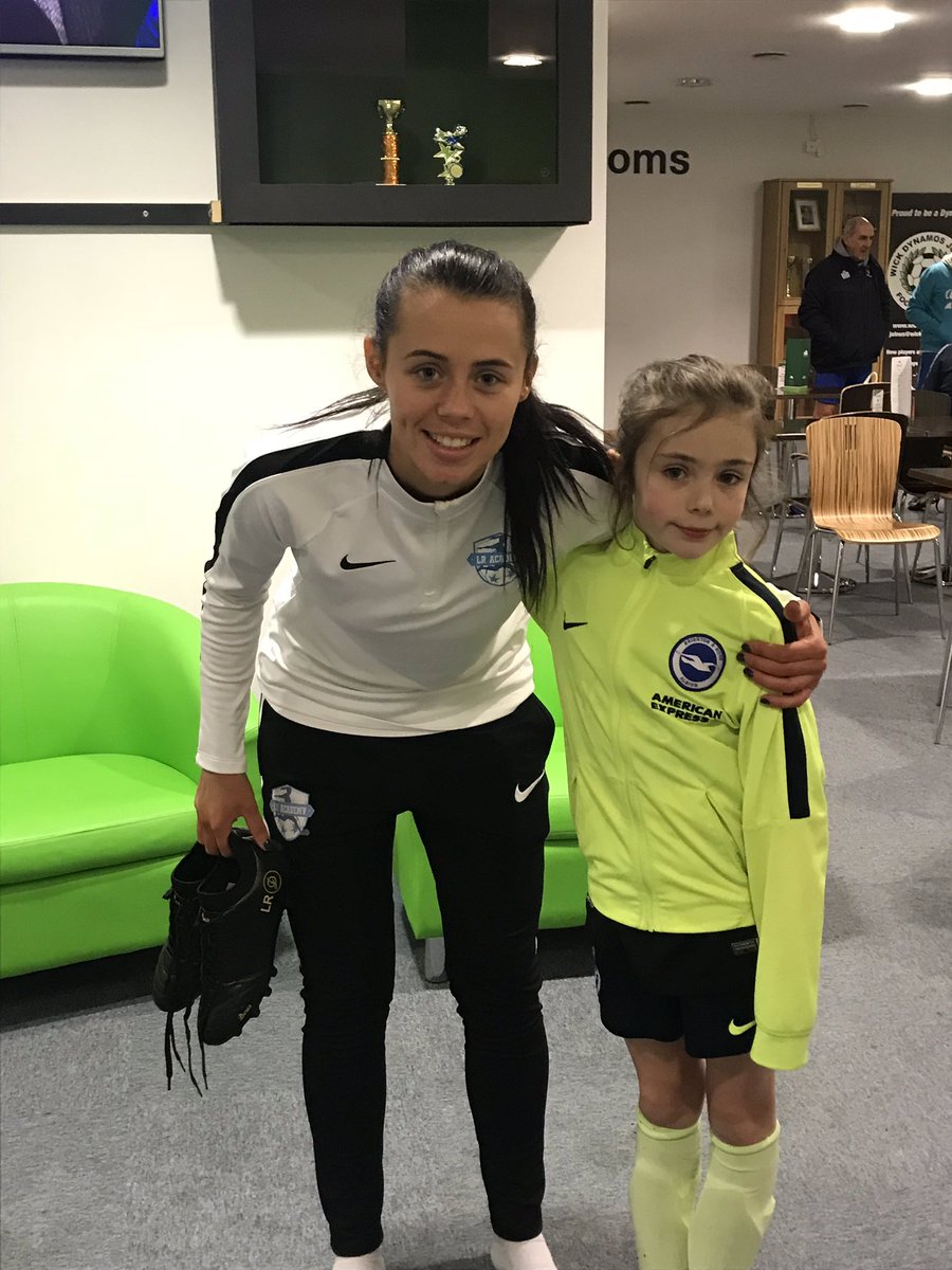 LilyRay04's tweet photo. Best evening ever at the @LRAcademyFC launch night, great training session with my bestie , she's amazing ๐โฝ๏ธ๐โฝ๏ธ๐ your my inspiration, I want to be just like you โค๏ธ#LR5
#iwillbefamous https://t.co/1eYeju3kgJ