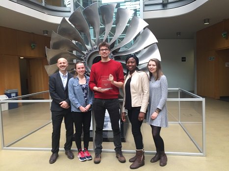 UoNYES's tweet photo. #YES17 #EnviroYES winners Hygrow Ltd and @SimonMosey inspire @UniofNottingham #ECRs to take part in #YES18. Interested? Register at https://t.co/J7jerzg0UE @UoNGradSchool @CDTSusChem @FrancoisSeys @SeFarthing https://t.co/Eg72VPt524