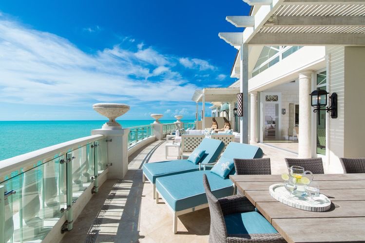 Caraibconnexion's tweet photo. Monday motivation start like this... Caribbean Calling 😍😍👸🏽👸🏽💃🏾
 @Caraibconnexion  #travelling #caribbean #islands #cruise #allinclusive #resorts https://t.co/KwtXAY85pM