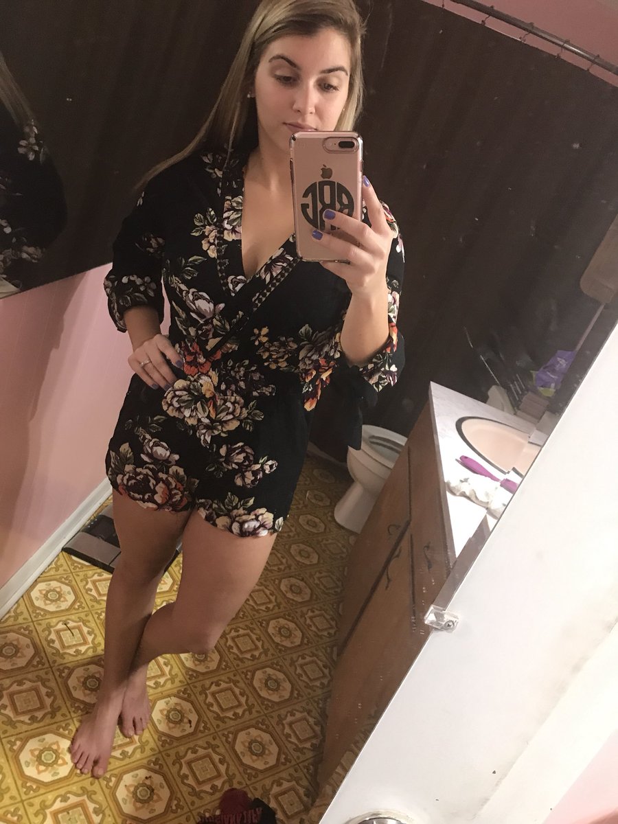 bessie2011's tweet photo. I need it to be spring/not so cold so I can wear my cute things I’ve been buying 😩😩😩 #firstromper #addicted https://t.co/gG5jVp1g29