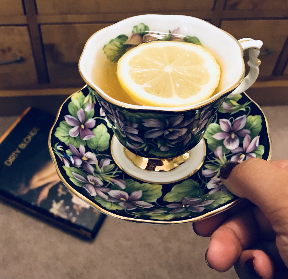 tabizs21's tweet photo. Got the worst sore throat. Hope this will do the trick 🍋🍯🍋🍯 https://t.co/DPstYt7ljT