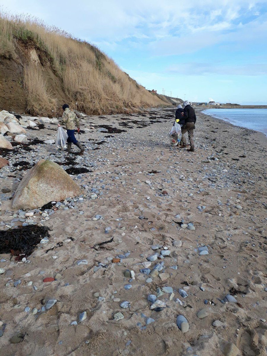 YFCUPresident's tweet photo. Congratulations Mourne YFC on their beach clean last Saturday in Kilkeel with the @GrassrootsChNI team. A tremendous effort from the members. #MembersSuccess https://t.co/EWYesDDu5E