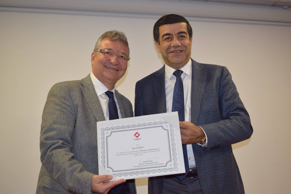 EMRAHADAKLI's tweet photo. #FinalÜniversitesi Girişimcilik ve Kariyer Kampının ilk günü yıldızlar geçidi; @FinalUniversity 
Final Eğitim Yönetim Kurulu Başkanı, UFÜ Mütevelli Heyeti Başkan Vekili, Töder Başkanı, İTO Eğitim Komisyonu Başkanı İbrahim Taşel girişimci gençlerle birlikteydi. https://t.co/ssD7CvfBvG