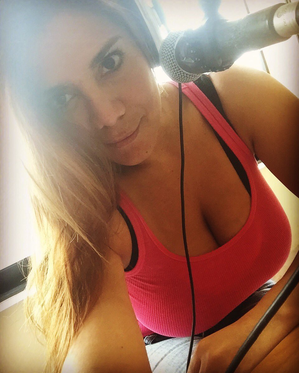 Ecuabellezas's tweet photo. Bellísima! Una diosa ecuatoriana, llena de virtudes y talentos.. Es la bella @SofiaCaiche !!! Síganla en sus redes sociales! #BellezasEcudor #bellezas #Guayaquil #Ecuador #BarcelonaSC  @SofiaCaicheFANS https://t.co/fuPFpfQfW1