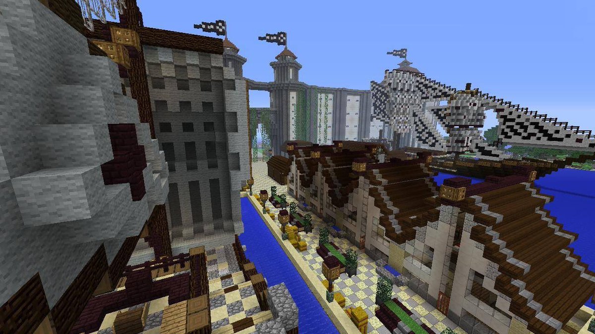 TheRoyalCity's tweet photo. @PlanetMinecraft Hi PlanetMinecraft! Here is a few pictures of my fully furnished 4 year old Xbox City. Still in the process of being built. I truly believe if you can imagine it you can build it 🙂 https://t.co/mlM7WYuY0z
