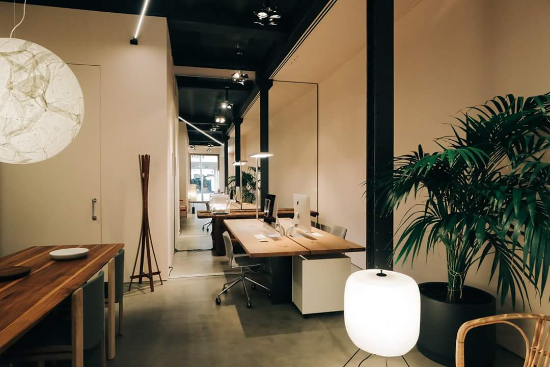Espai_Ro's tweet photo. Espai Rö es más que una oficina de arquitectura y mucho más que un showroom. Un espacio creado para disfrutar de la #arquitectura, del #diseño y transmitir nuestra pasión por el #mueble.
¡Ven a conocernos! Estamos en Muntaner 182, Bcn.
https://t.co/xbimCAE3mK
Fotos: Iris Humm https://t.co/KurgPBno7D