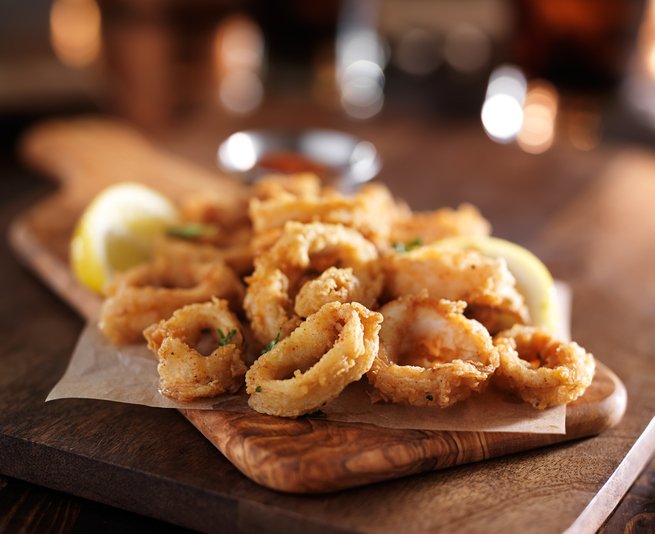 AllergicLiving's tweet image. Is it safe to eat calamari with a shellfish allergy? Dr. Sharma of @childrenshealth weighs in: bit.ly/2saCF6b #foodallergy #shellfishallergy